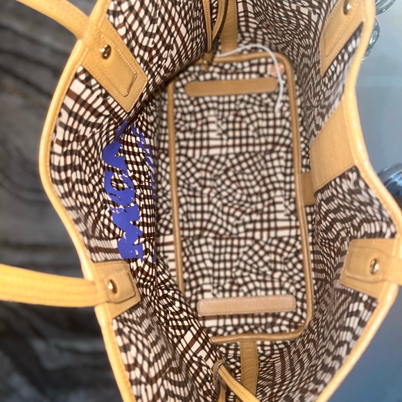 MCM medium shopper (REVERSIBLE) - Picture 9 of 13